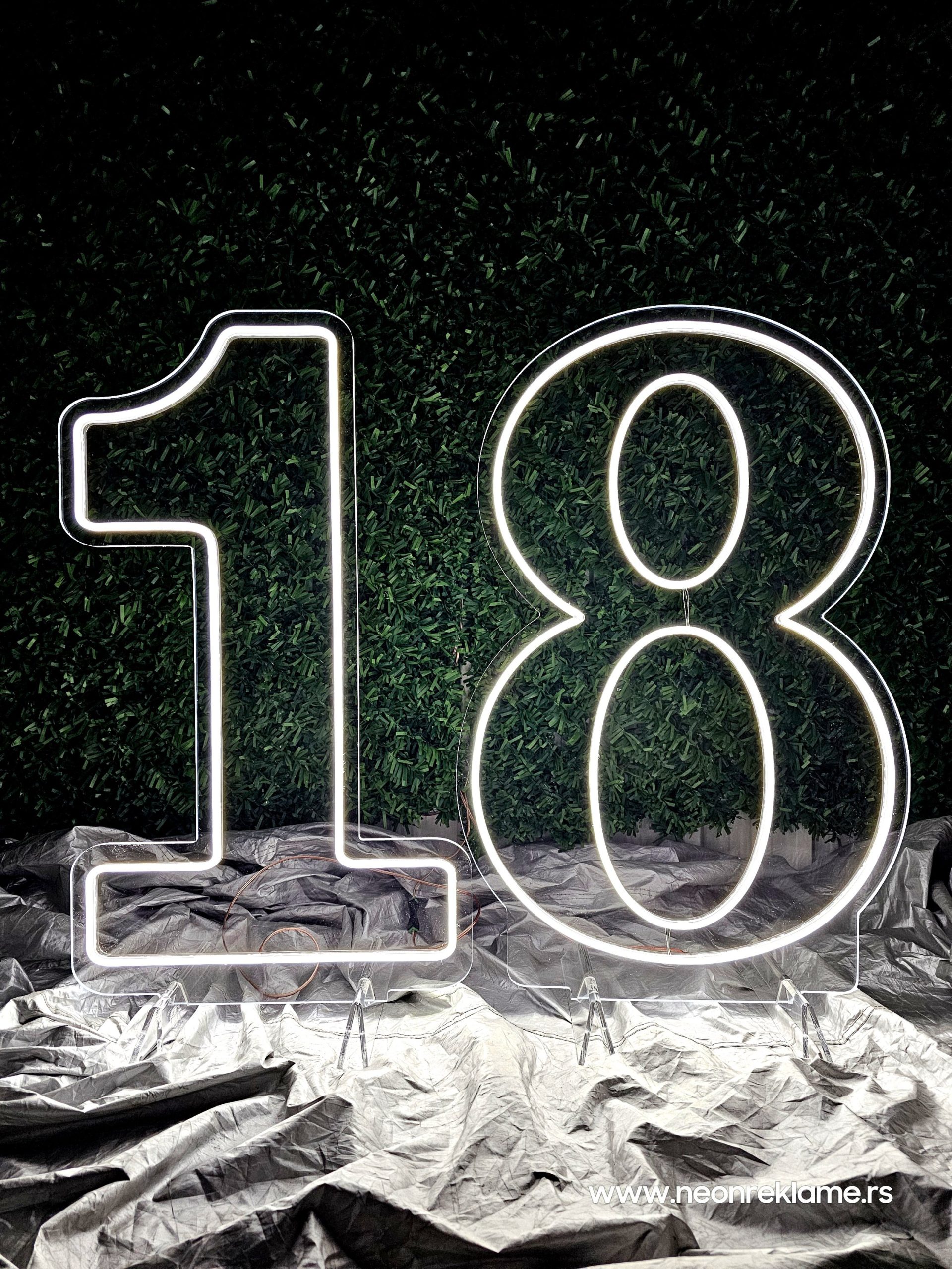 Broj osamnaest neon